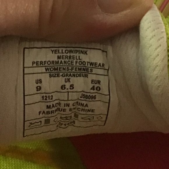 Shoes - Picture 2 of 4